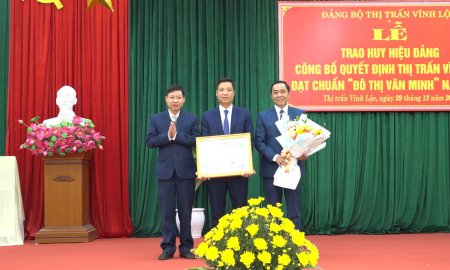Thị trấn Vĩnh Lộc tổ chức Lễ trao Huy hiệu Đảng, công bố Quyết định “Thị trấn đạt chuẩn Đô thị văn minh” và Tổng kết công tác Đảng năm 2023.