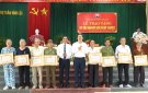 Đảng bộ Thị trấn Vĩnh Lộc trao huy hiệu Đảng và sơ kết công tác Đảng 6 tháng đầu năm 2023